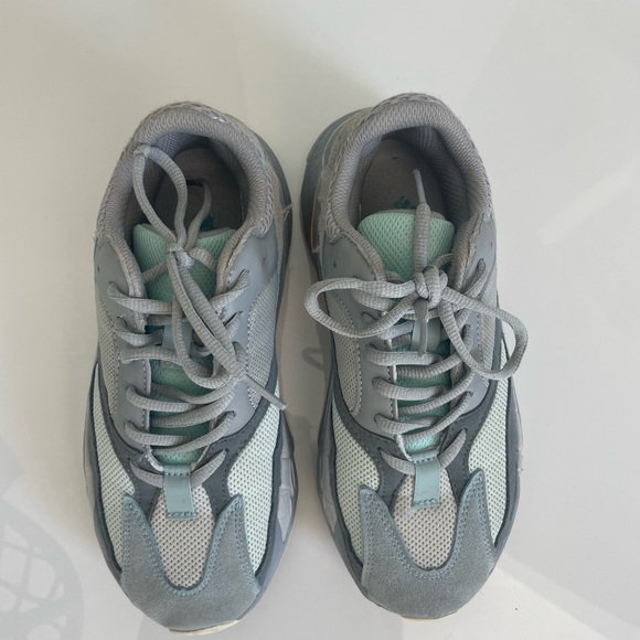Adidas YEEZY 700 Boost Inertia - Picture 10 of 11